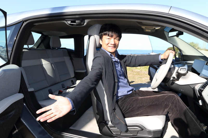 i3の日本仕様で屋久島をドライブしてみました。ステアリング位置も右になっていました