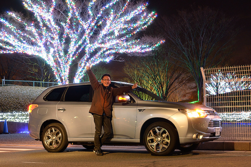 東京を13時すぎに出発し、結局なばなの里に着いたのは21時ごろ。危うく目的であるライトアップされた河津桜が見られないところだった