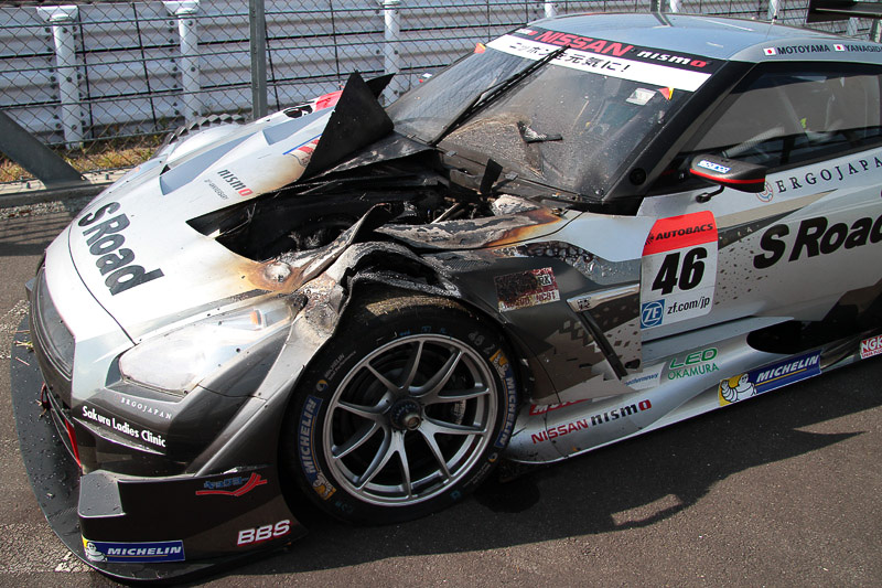 フロント部分を損傷した