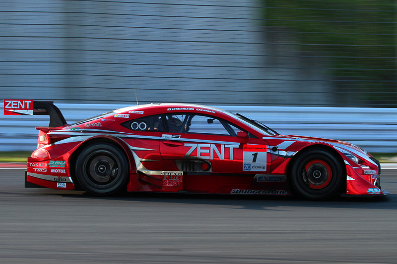 2位の1号車 ZENT CERUMO RC F