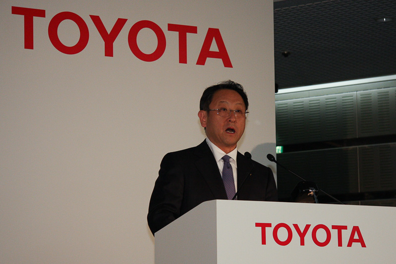 「お客様を笑顔にする“もっといいクルマ”と、それを生み出す“人材”を成長のエンジンに、トヨタを成長し続ける会社にしたいと思っています」と決算説明会で語るトヨタ自動車 代表取締役社長 豊田章男氏