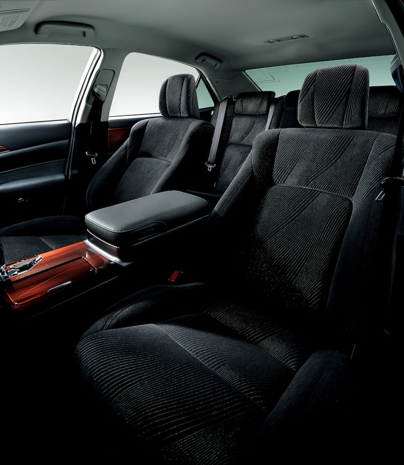 「ロイヤルサルーン“Black Style”」のインテリア