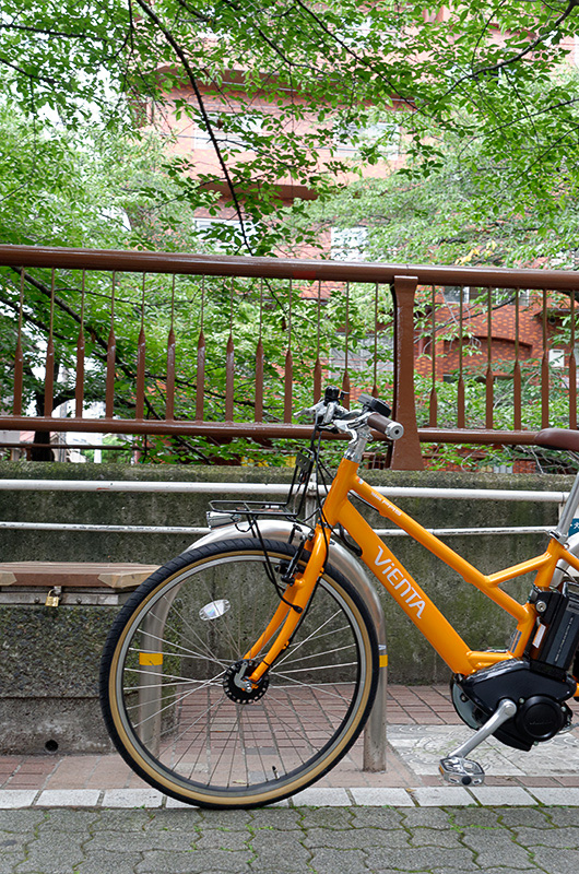 目黒川沿いを走るコースで、ポタリングの気持ちよさを実感。急勾配で他のスポーツ自転車をすいすい追い抜いていけるPASの実力も体感できた