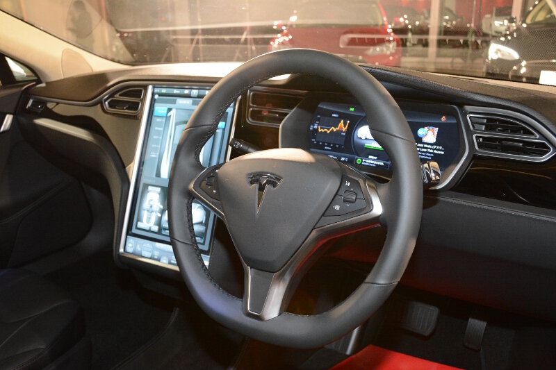 ステアリングホイール