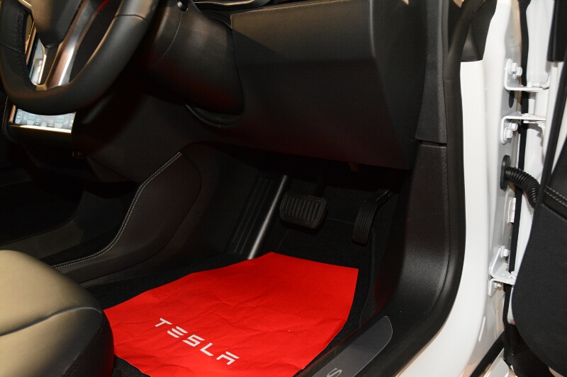 モデルSのペダル