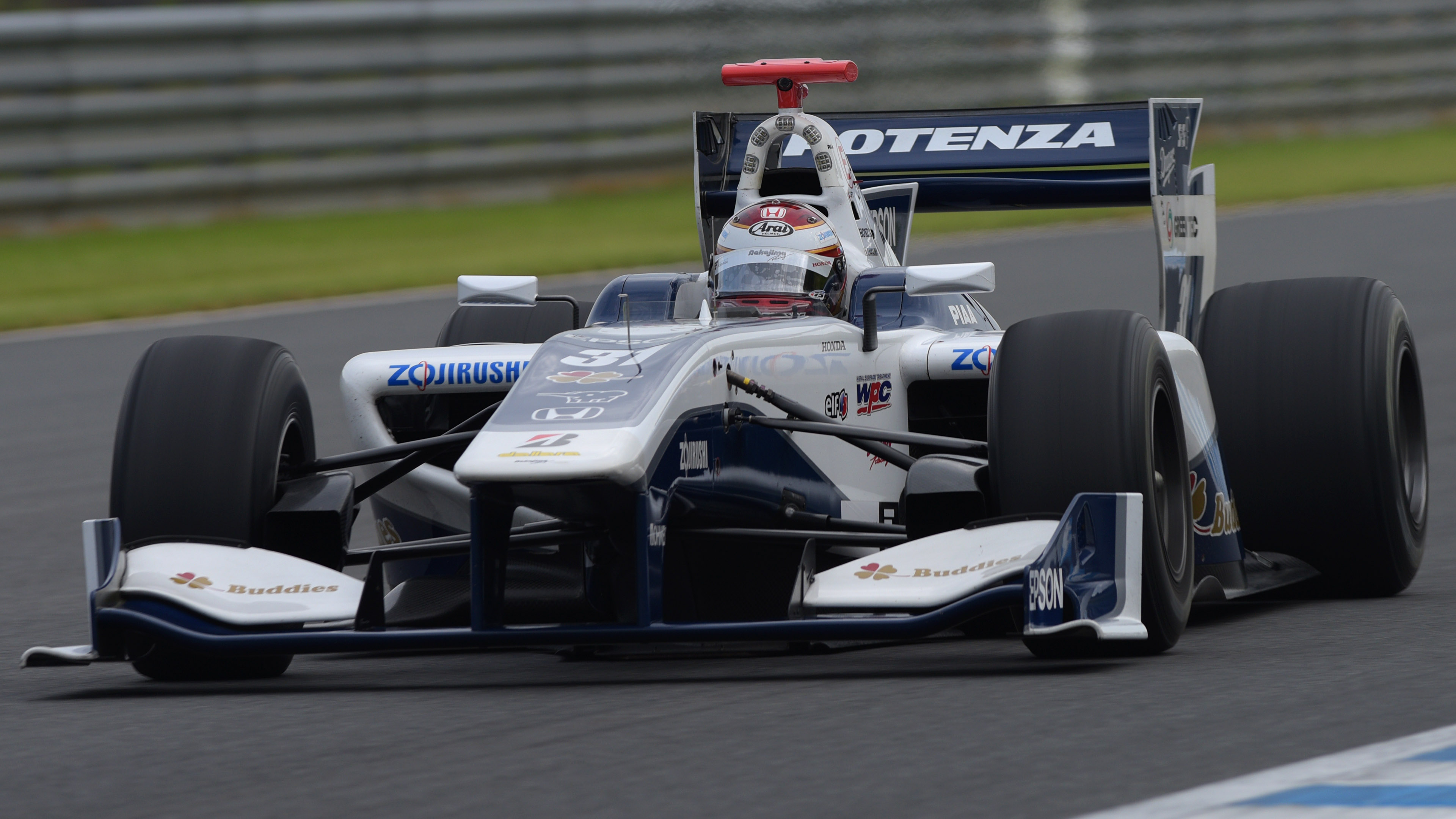 ダウンヒルストレート、ヘアピン、1～2コーナーで撮影。フォトギャラリーのフルHDサイズではなく、より大きな4K（3840×2160ピクセル）サイズにレタッチ、リサイズしてみた