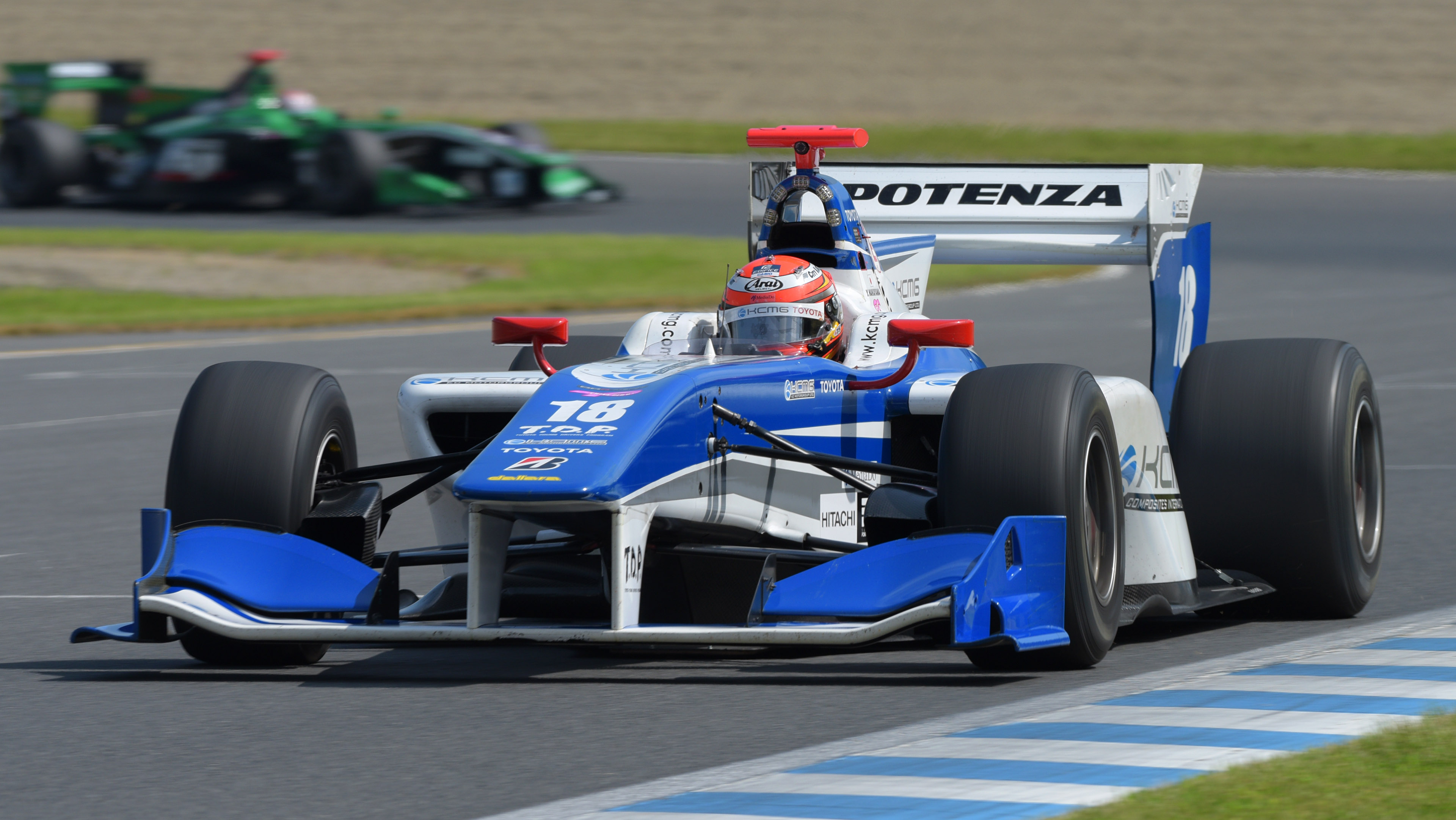 ダウンヒルストレート、ヘアピン、1～2コーナーで撮影。フォトギャラリーのフルHDサイズではなく、より大きな4K（3840×2160ピクセル）サイズにレタッチ、リサイズしてみた