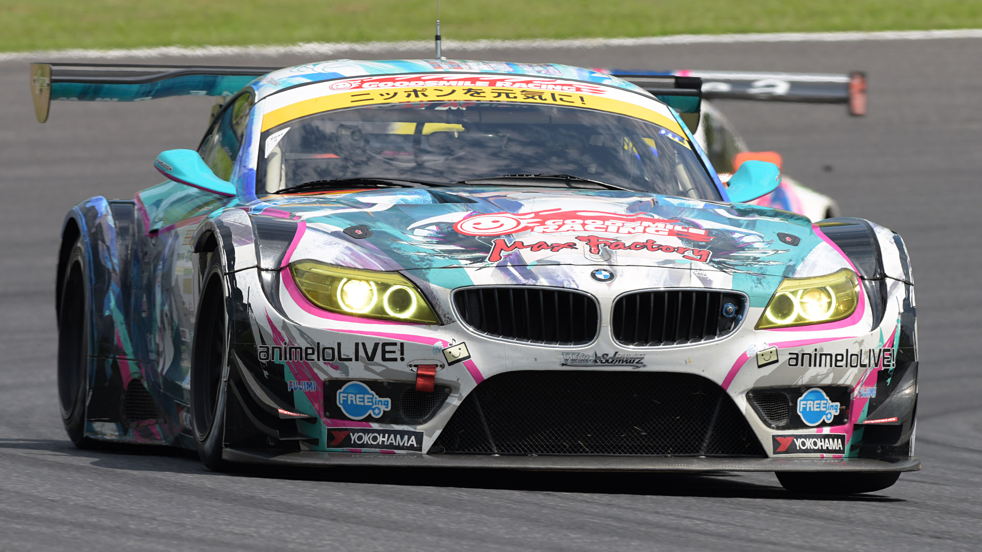 立ち上がりを斜め前から