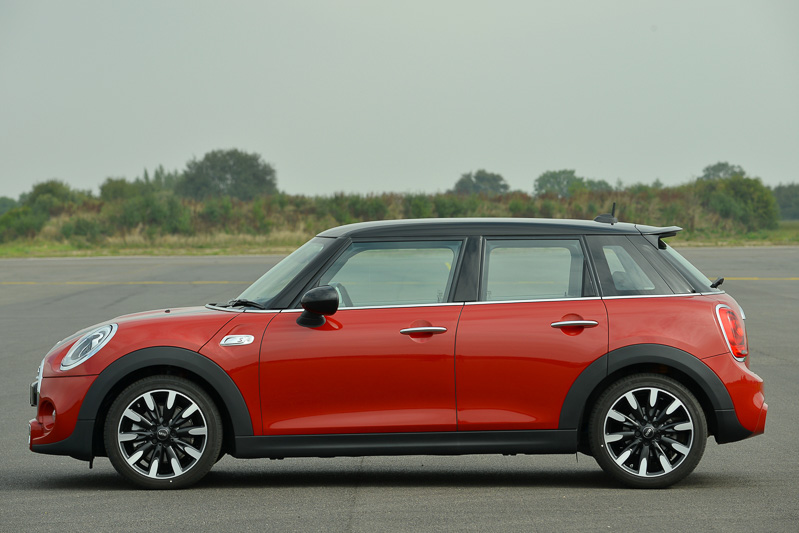 MINI クーパー S 5ドア