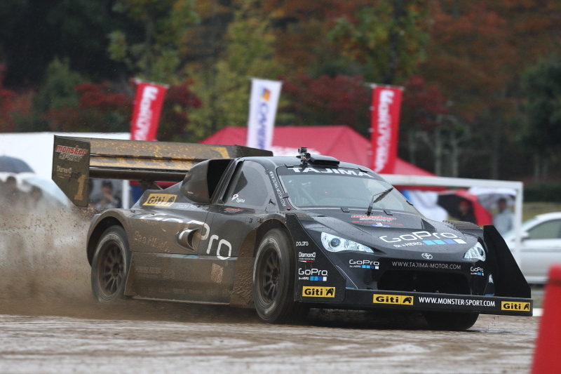 “モンスター”田嶋選手がドライブするレース専用車両「スーパー86」