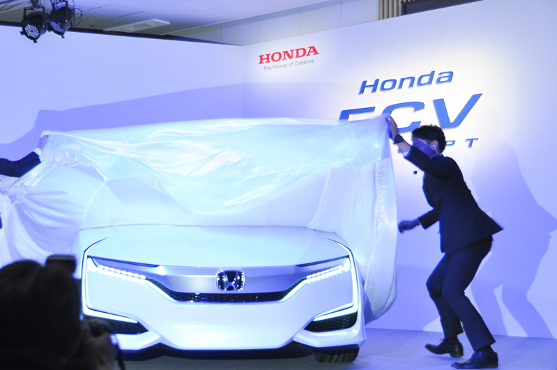 アンベール後、伊東社長が登壇