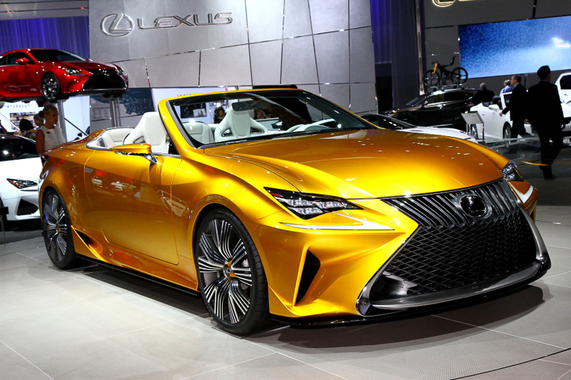 最新のメッシュ形状のスピンドルグリルを採用するLF-C2