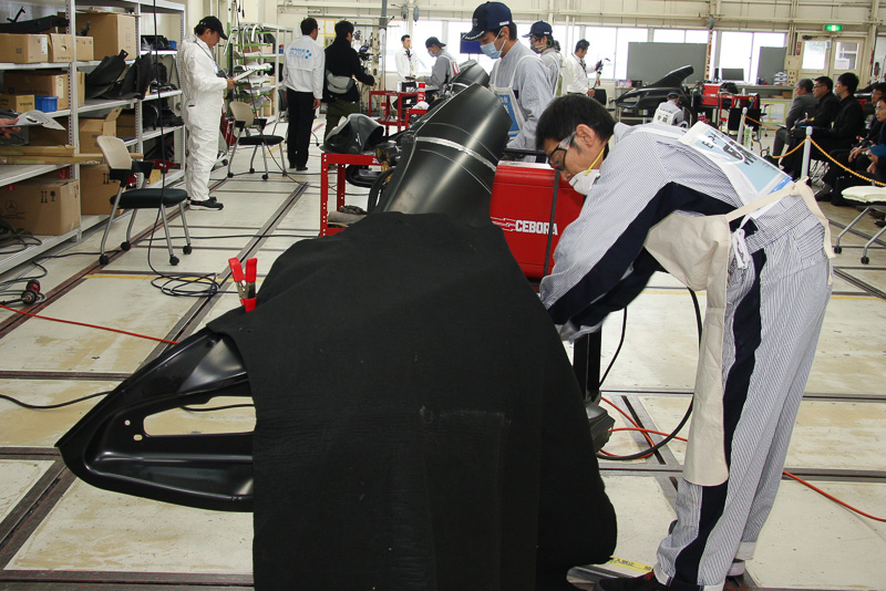 溶接前に身体が当たったり溶接で出た火の粉が影響しないようカバーを設置