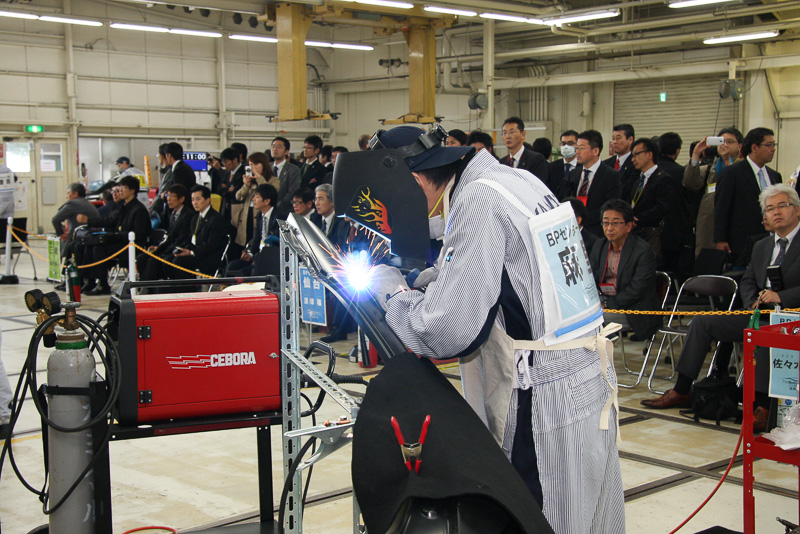 溶接作業のようす