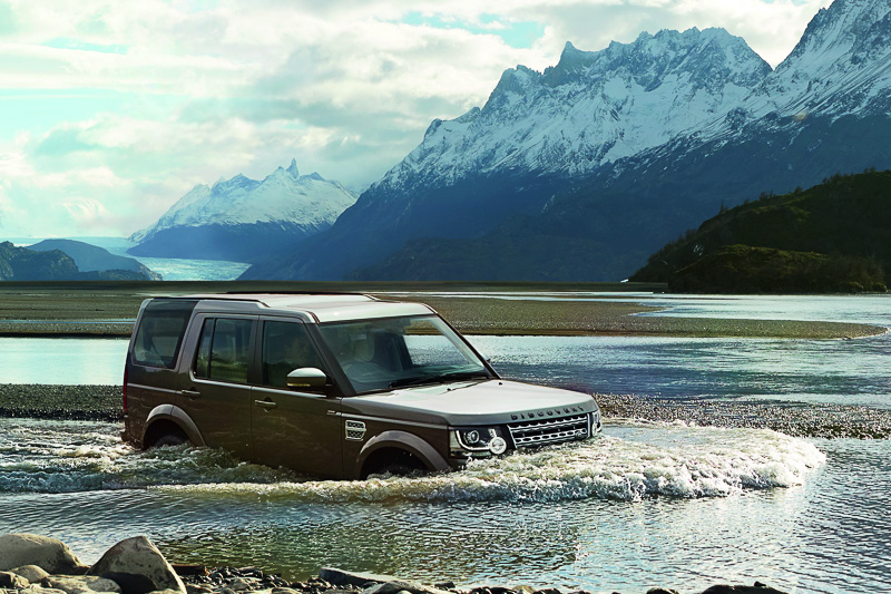 ドアミラーのセンサーで水深をチェックする「ウェイドセンシング」