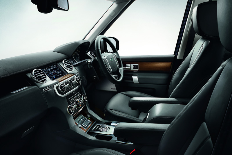 車内装備では寒い場所でありがたい「ステアリングホイール・ヒーター」を設定