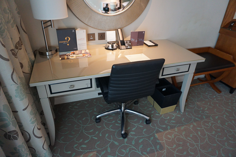 広めのワーキングデスク