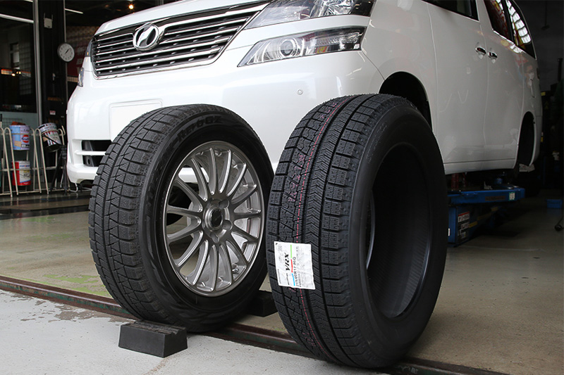 タイヤ館 パドック246で、ブリザック VRXを装着。ブリヂストンの考える“頂点”とはどんなものだろう