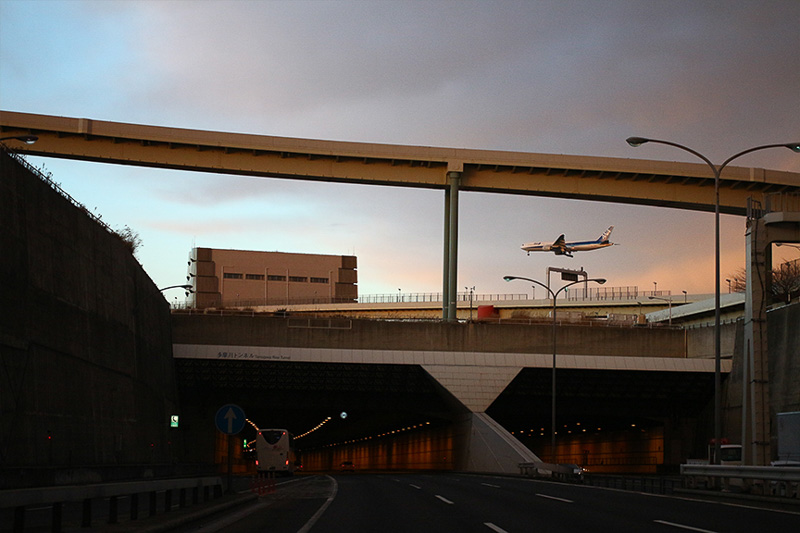 ドライ高速走行もバッチリ快適不安無し。艦に続いて飛行機も見ることができた