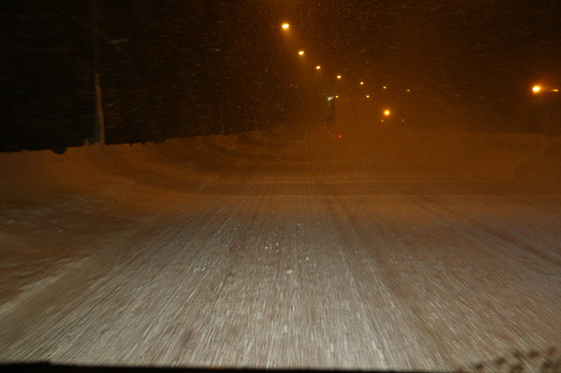 関越自動車道の水上IC（インターチェンジ）を過ぎたあたりから、やっと見慣れた雪景色に出会うことができた。雪の感触と、VRXの手応えを全身で感じ取る