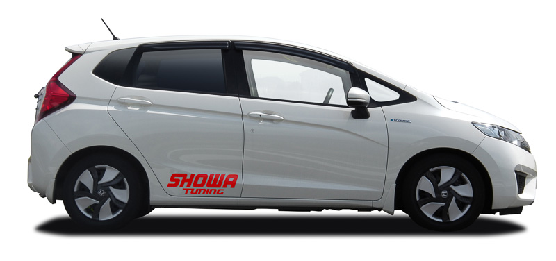 装着することで純正車高からフロント約20～30mm、リア約10～20mmローダウンする