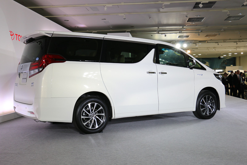 新型「アルファード」