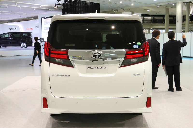 新型「アルファード」