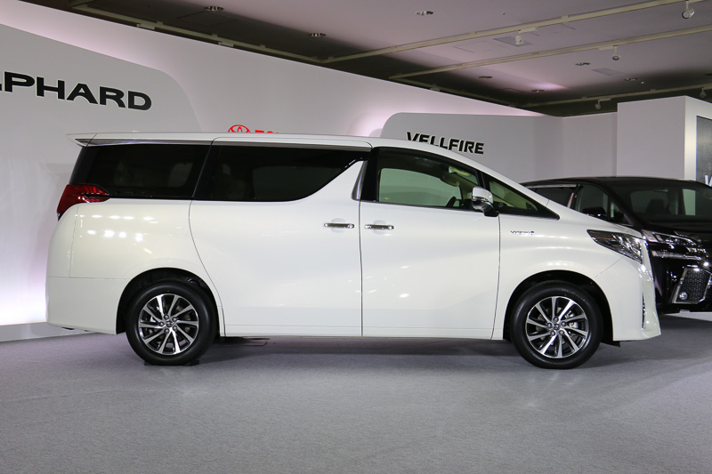 新型「アルファード」