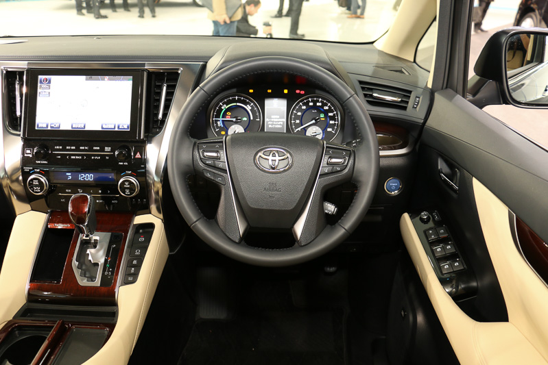 アルファード Xのインパネ