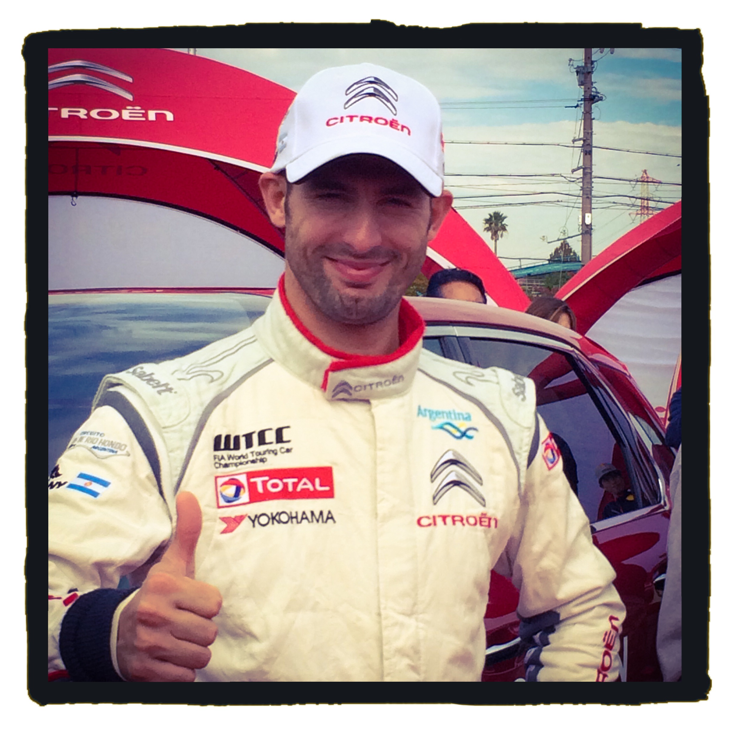 1/2160秒 / F2.2 / ISO32 / 2448×2448ピクセル / iPhone 5s / 4.2mm