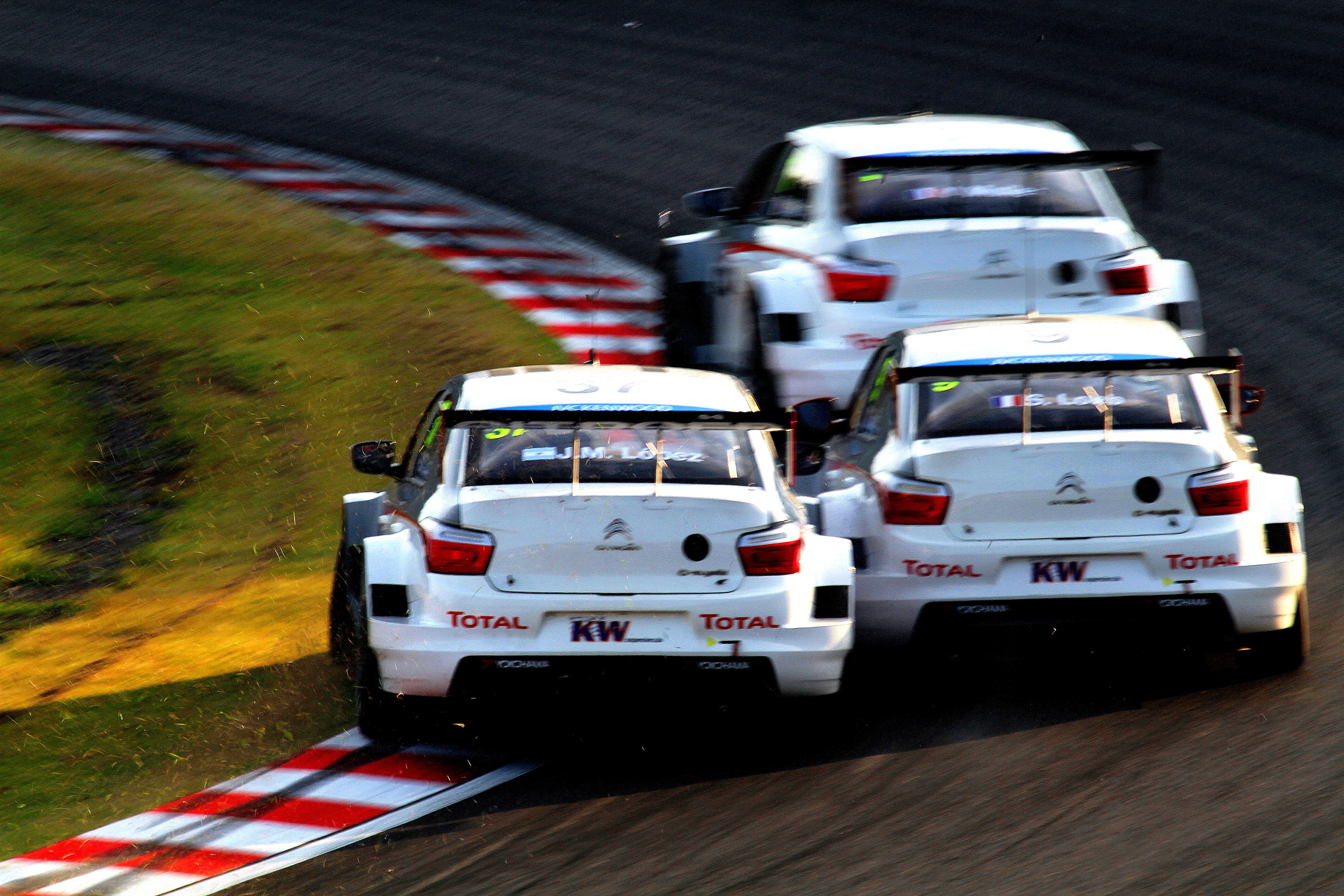 1/125秒 / F9 / ISO100 / 3456×5184ピクセル / Canon EOS 7D / 400mm