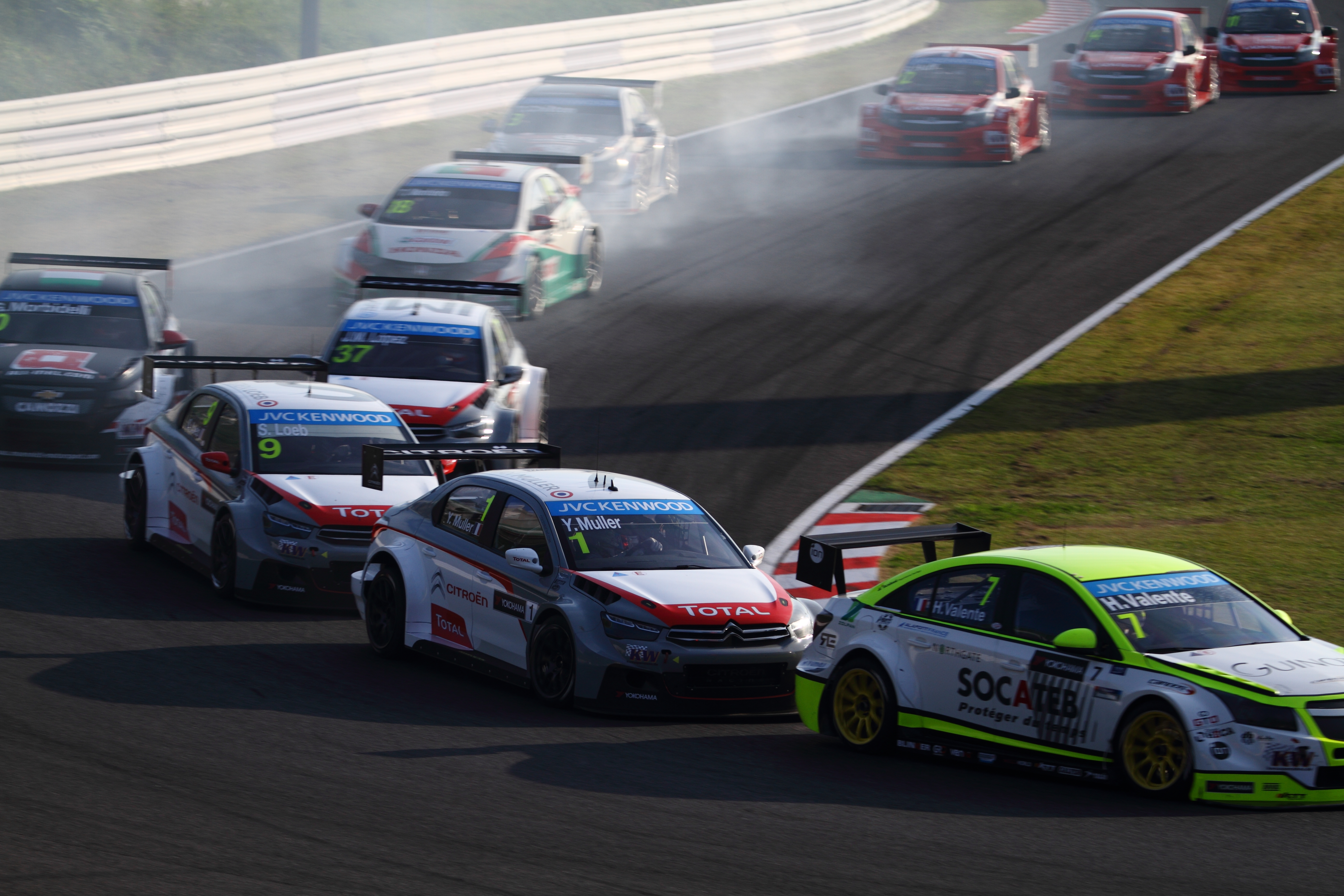 1/200秒 / F5 / ISO100 / 3456×5184ピクセル / Canon EOS 7D / 135mm