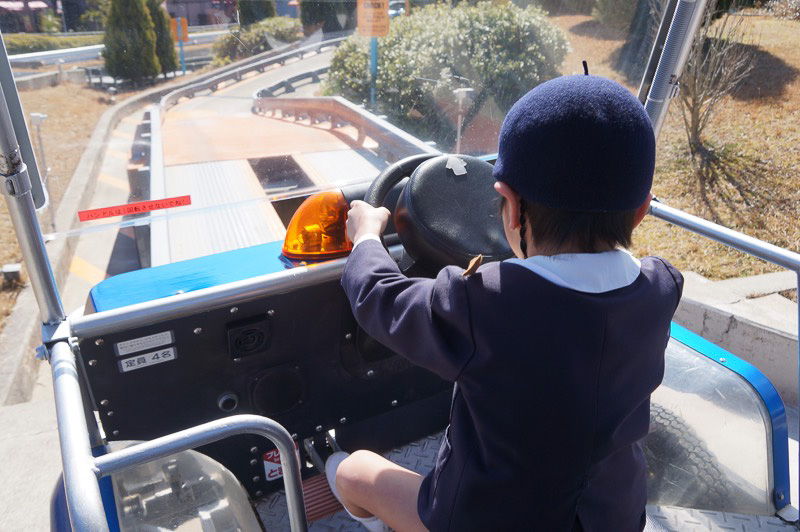 幼稚園児でも運転可能なレイアウト