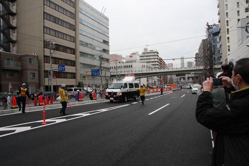 記念写真を撮る人も多数