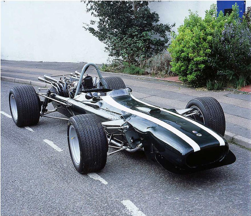 「鈴鹿アタックラップ＆ハイスピード」の主なエントリー申し込み車両。左から「McLaren M4A」「Cooper Maserati」「Lotus 23B」