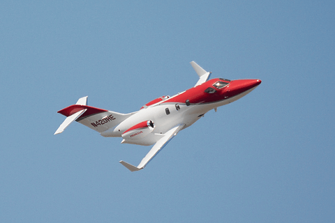 ホンダ、仙台空港で「HondaJet」を一般向けに日本初公開＆デモフライト