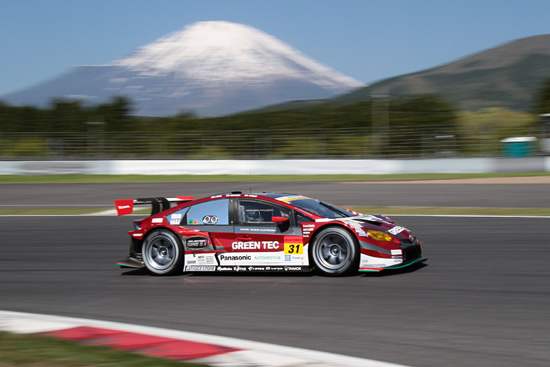 第1戦岡山を優勝し、第2戦富士でもポールポジションを獲得した31号車 TOYOTA PRIUS apr GT（嵯峨宏紀/中山雄一/佐々木孝太）