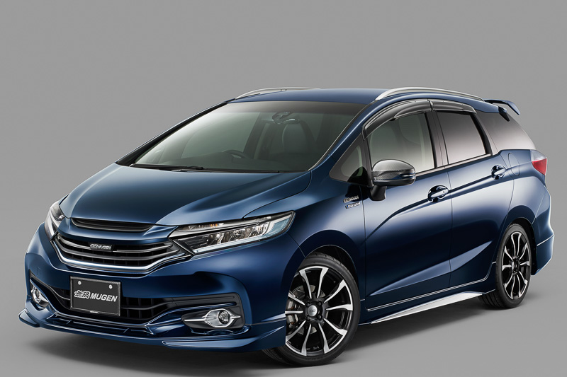 無限エアロパーツを装着した「シャトル」