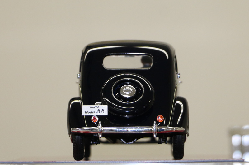 1936年に発表されたトヨタ自動車初の量産乗用車「トヨダAA型」の1/24スケールモデル