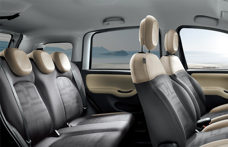 ボディーカラー：ベネチアンブルー