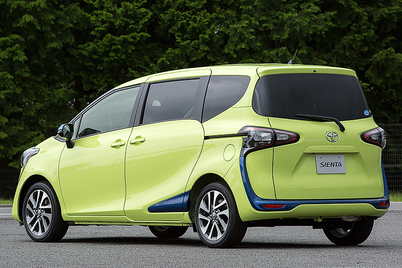 FLEX TONEの組み合わせは固定で5バリエーションが用意される。エアーイエローの場合はブルーメタリックのアクセントカラーとの組み合わせになる。撮影車両はガソリン車のGグレード