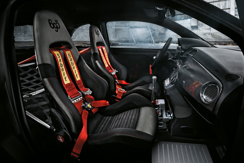 Sabelt製「4点式シートベルト」