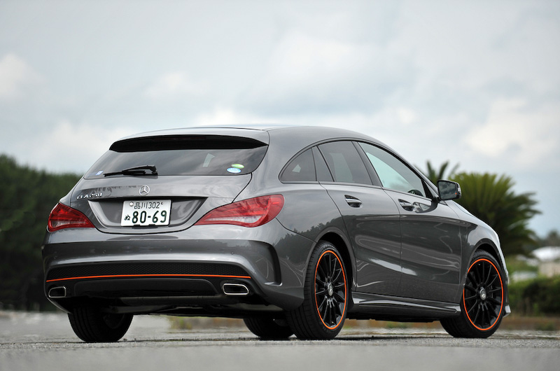 こちらは専用の内外装を纏った特別仕様車の「CLA 250 シューティングブレーク オレンジアートエディション」。ボディーカラーはマウンテングレー