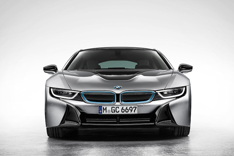 Amazon.co.jpに出品されたBMW「i8（アイエイト）」