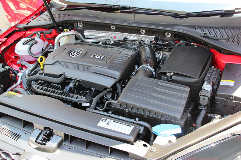 エンジンはゴルフシリーズでは初となる1.8リッターTSIエンジン。132kW（180PS)、280Nm(28.6kgm）を発生