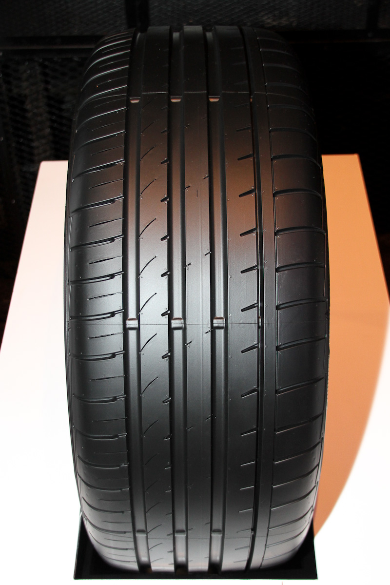 SUV用フラグシップタイヤ「AZENIS FK453CC」