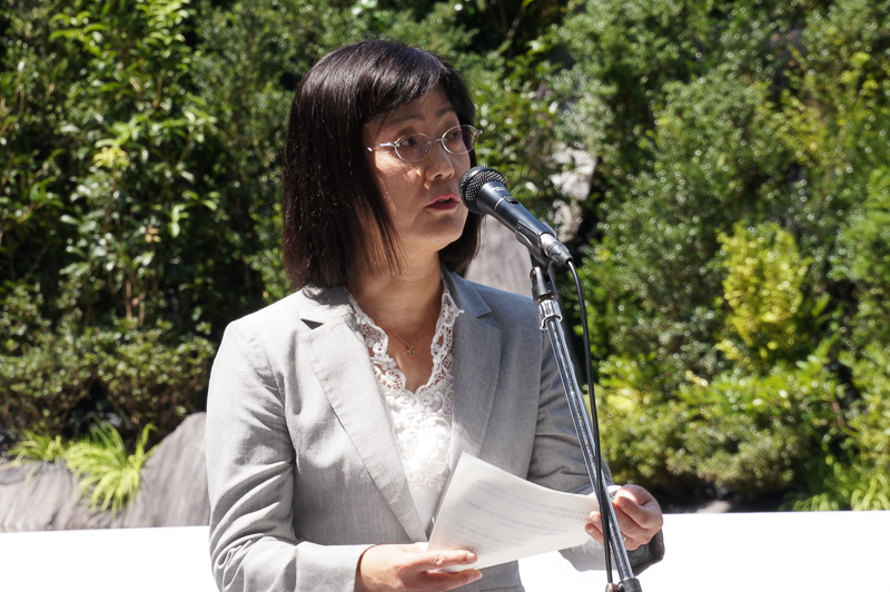 越後妻有里山現代美術館「キナーレ」では、十日町市長や津南町長らが出席する開会式が実施された