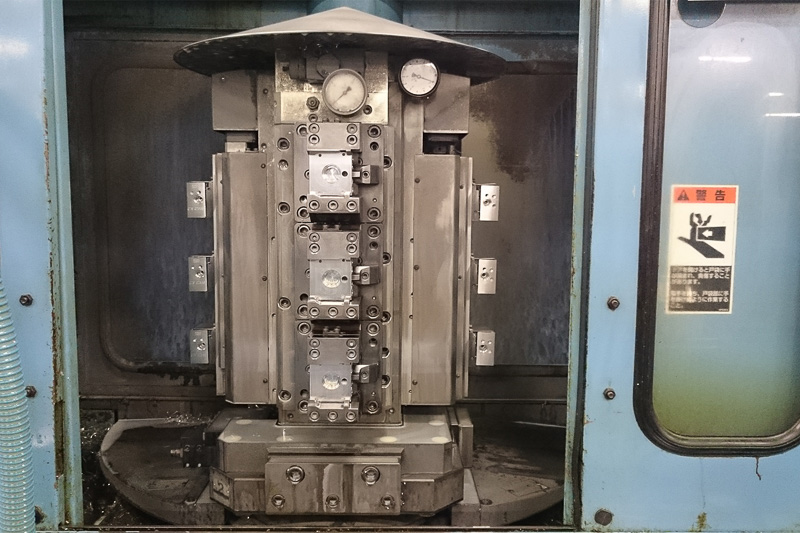 工場見学では、ABSの油圧ユニット加工工程と組み立て工程が披露された。工業製品だけに不良品が出ることもあるが、それぞれで原因を徹底的に追求し、対策を練るようにしている。その結果、ハウジングの加工現場では不良品が1カ月で1個出るかどうかというレベルになっている。また、不良品がないことは各自動車メーカーから高い評価を受けていて、何度もアワードを受賞しているとのこと