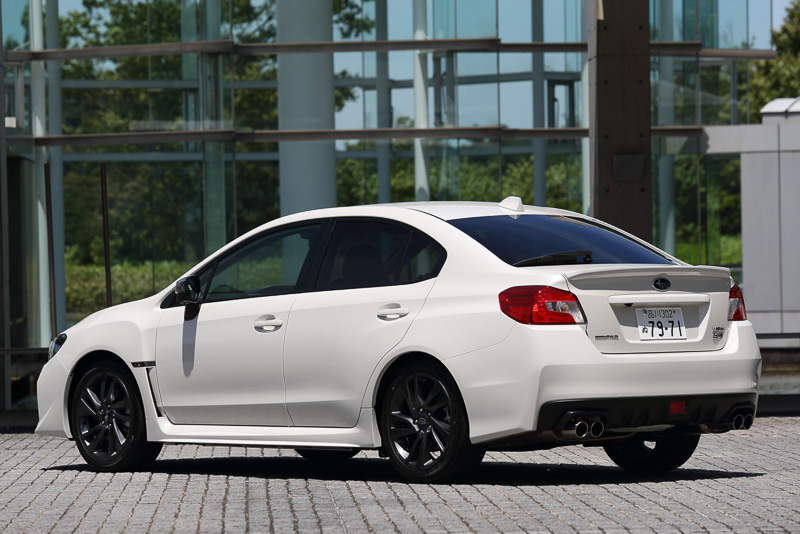試乗車はWRX S4の標準グレード「2.0GT EyeSight」