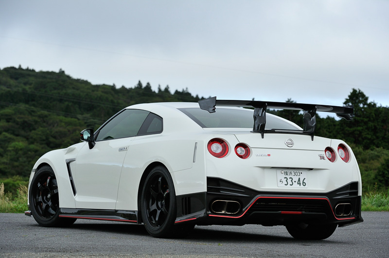 「GT-R NISMO N アタックパッケージ装着車」